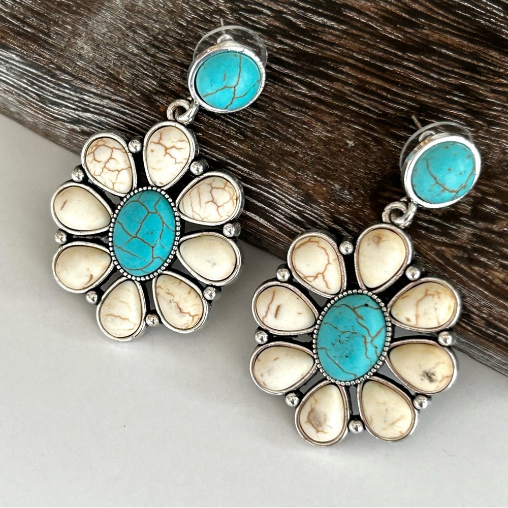 🌸Marbled Bohemian Earrings. Turquoise & Ivory. Natural Stone - Picture 2 of 10